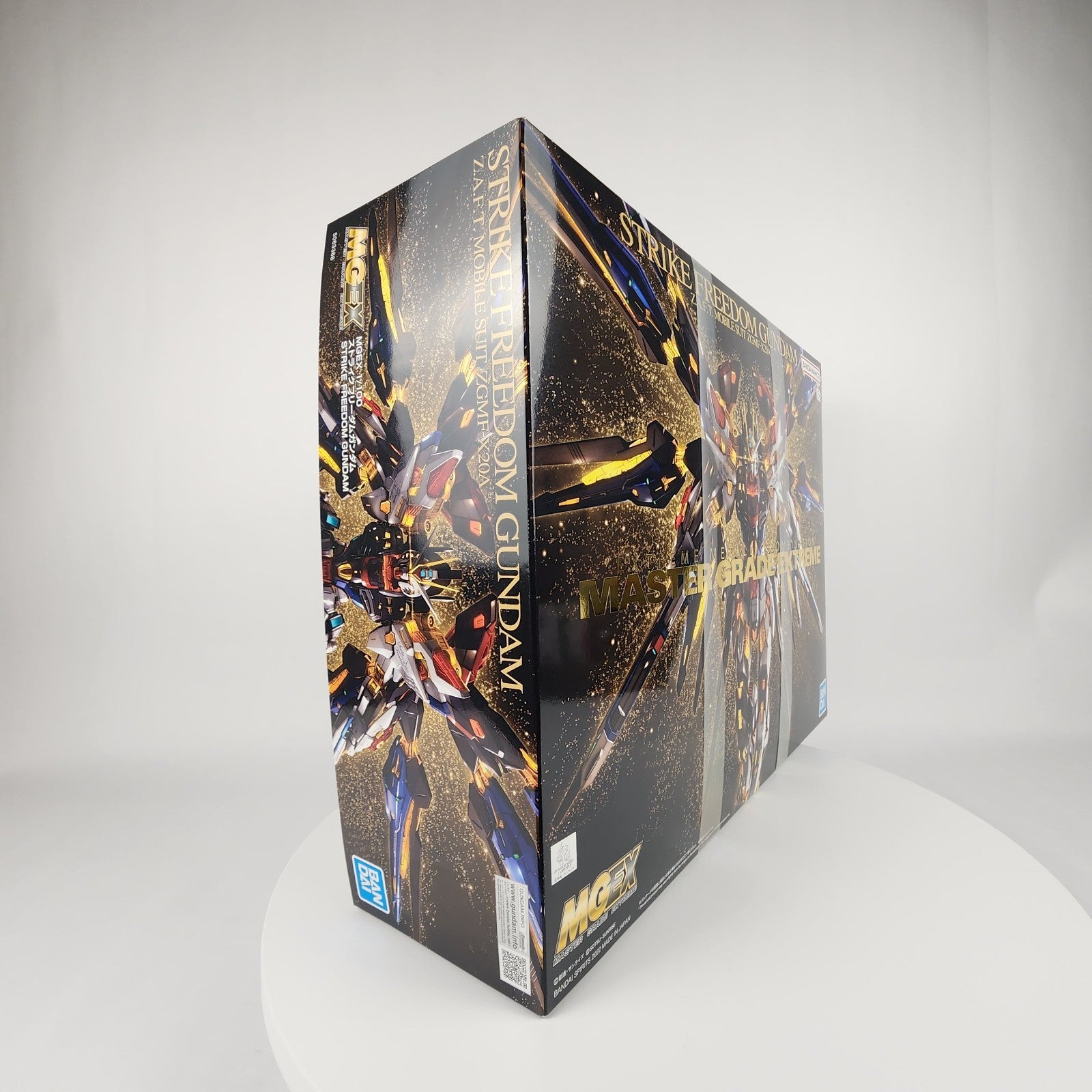 Bandai MGEX Strike Freedom Gundam 1/100 Model Kit Gundam SEED Destiny New