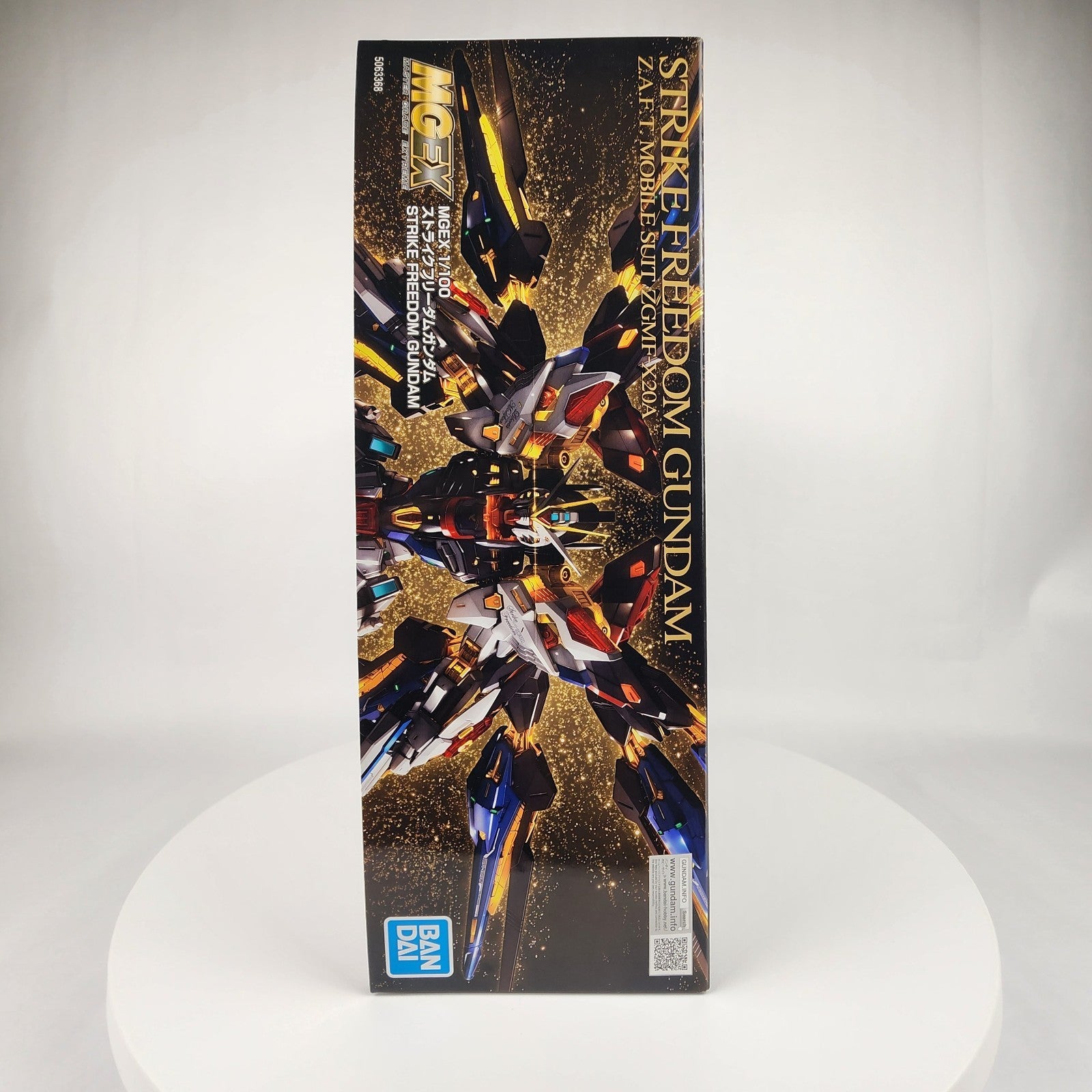 Bandai MGEX Strike Freedom Gundam 1/100 Model Kit Gundam SEED Destiny New