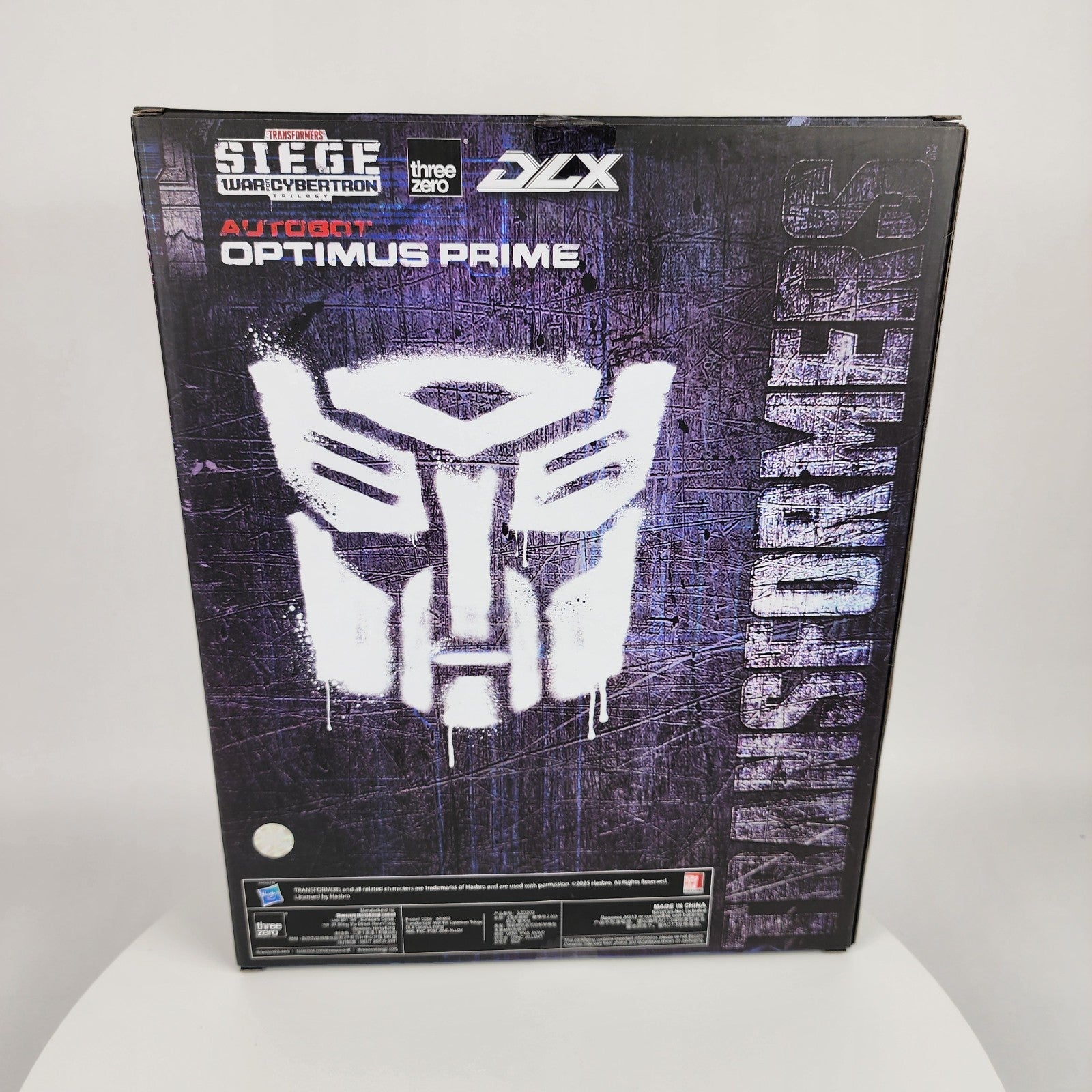 Threezero Transformers War for Cybertron Trilogy DLX Optimus Prime Figure