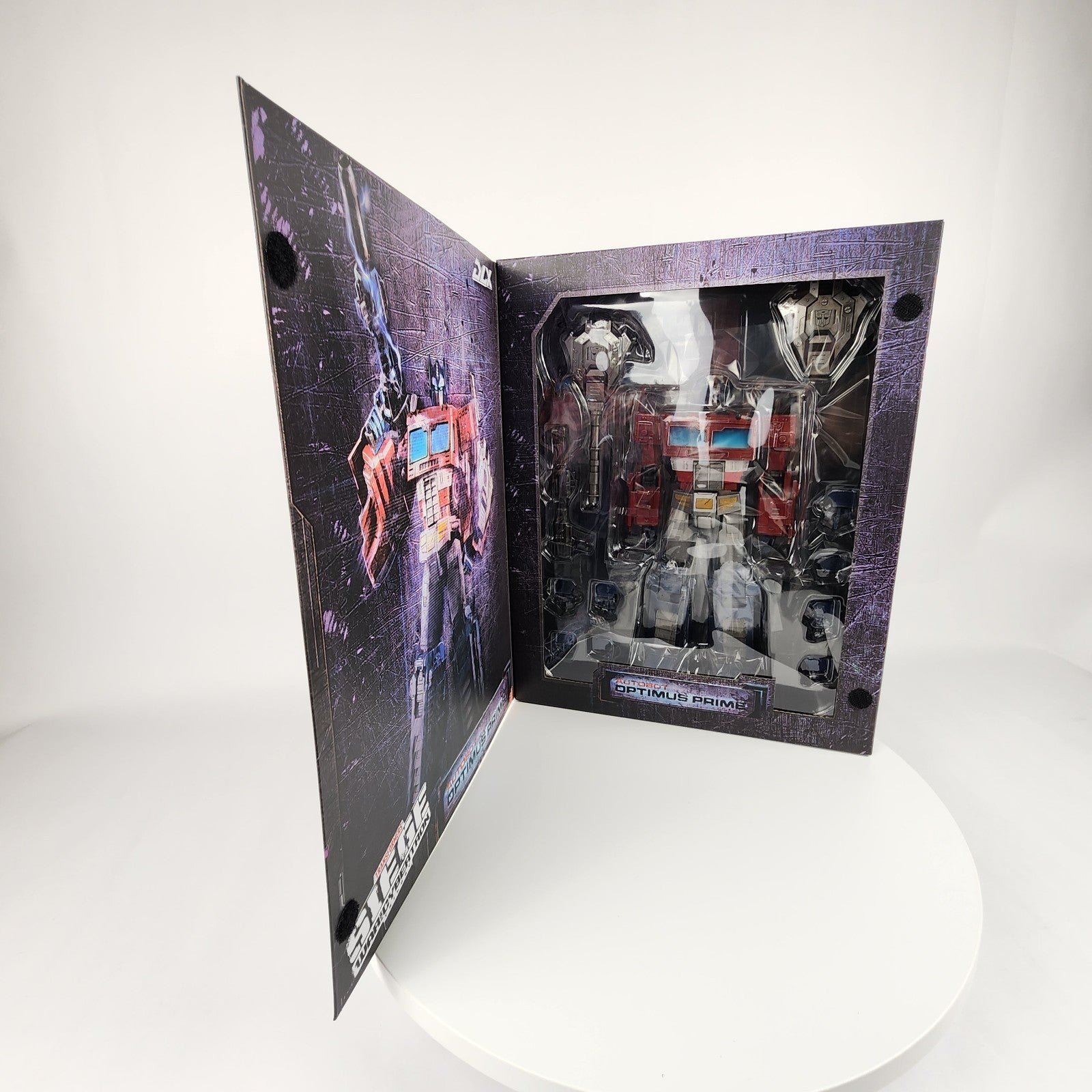 Threezero Transformers War for Cybertron Trilogy DLX Optimus Prime Figure