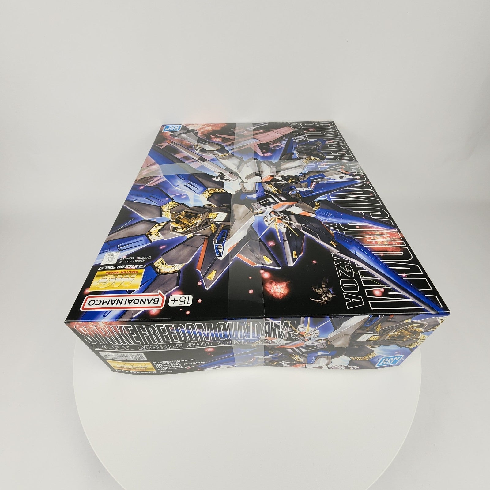 BANDAI MG 1/100 Strike Freedom Gundam SEED Destiny Model Kit New Sealed