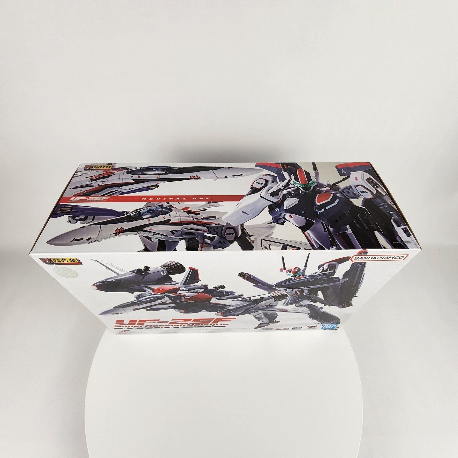 Macross VF-25F Super Messiah Valkyrie Alto Saotome DX Chogokin Figure