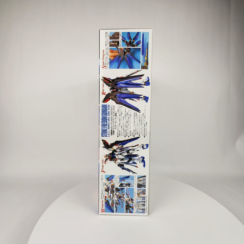 BANDAI MG 1/100 Strike Freedom Gundam SEED Destiny Model Kit New Sealed