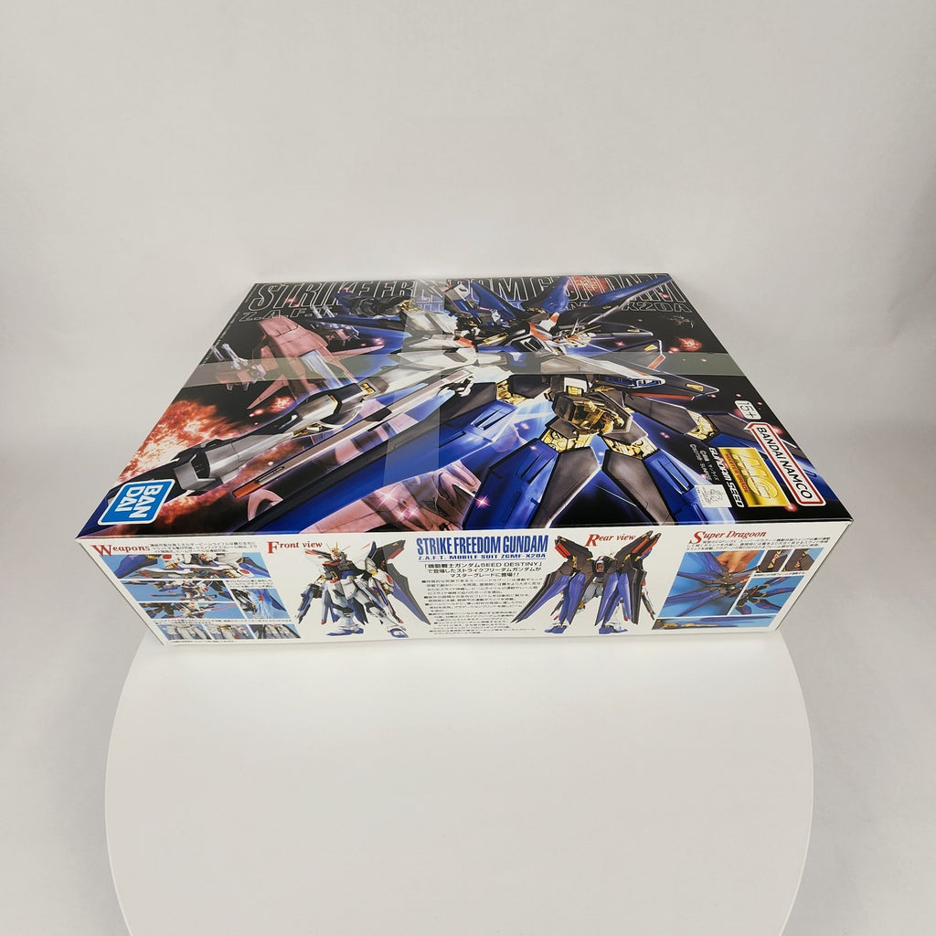 BANDAI MG 1/100 Strike Freedom Gundam SEED Destiny Model Kit New Sealed